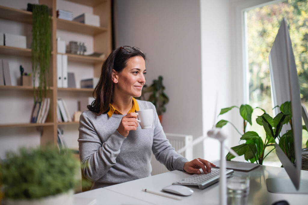 Woman using Hubspot Email Automation