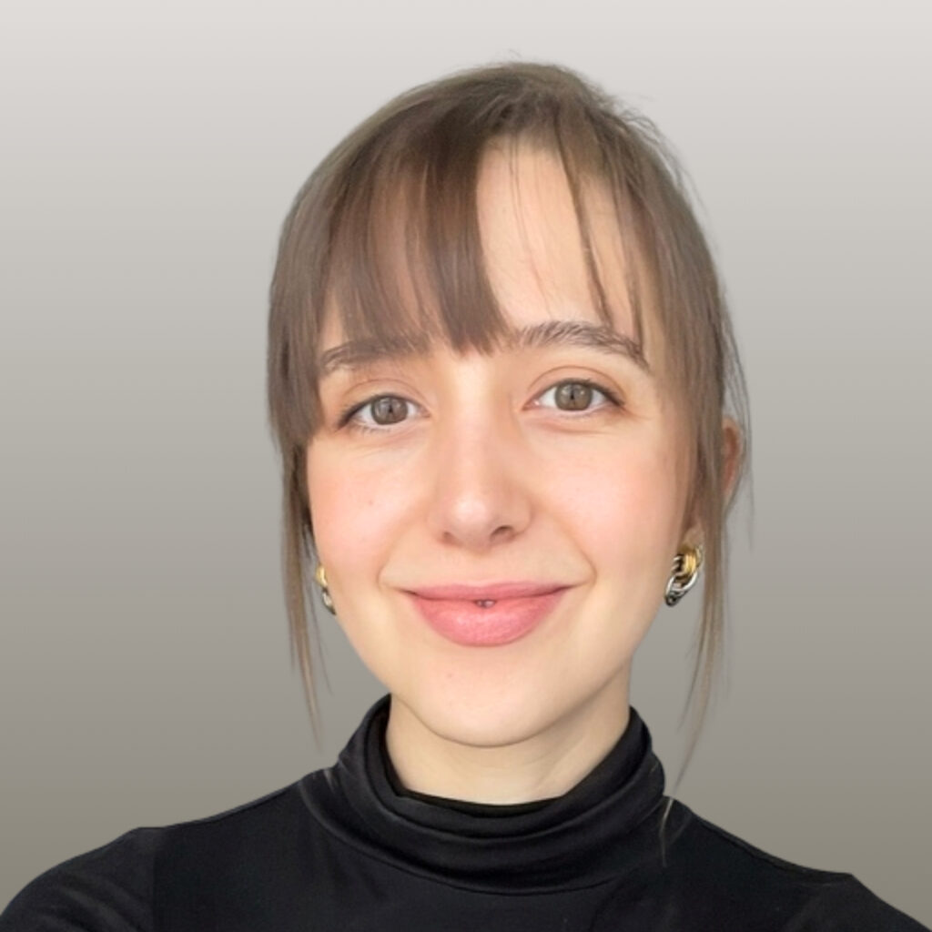 Irina Lipan - Senior Copywriter at Flowium.