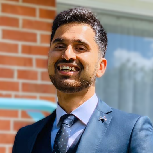 Uzair Rasheed - Flowium's Lead Cold Email Outreach Specialist.